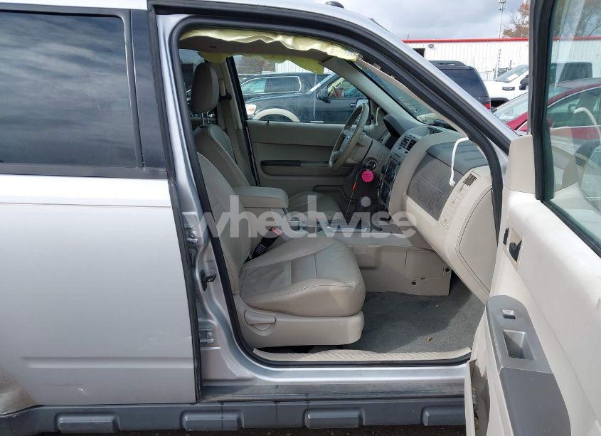 Photo 5 of 2008 Ford Escape XLT (VIN 1FMCU03158KB85129)