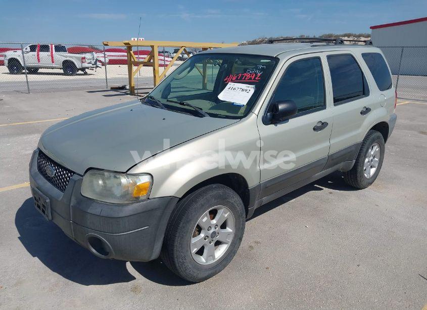 Photo 2 of 2005 Ford Escape XLT (VIN 1FMCU03165DA08296)