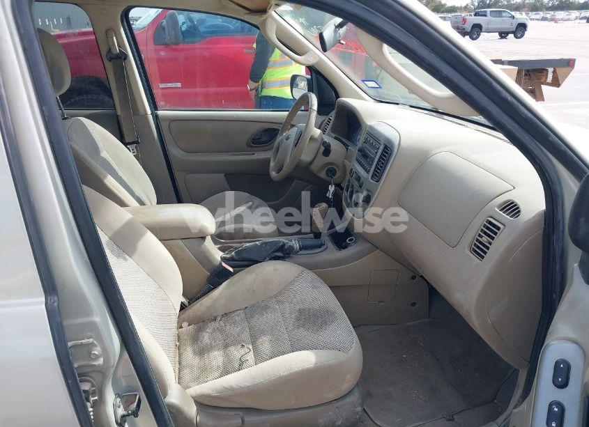 Photo 5 of 2005 Ford Escape XLT (VIN 1FMCU03165DA08296)