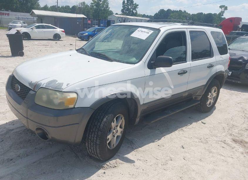 Photo 2 of 2005 Ford Escape XLT (VIN 1FMCU03165KA57025)