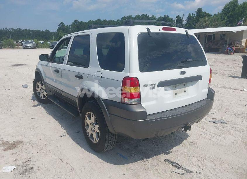 Photo 3 of 2005 Ford Escape XLT (VIN 1FMCU03165KA57025)