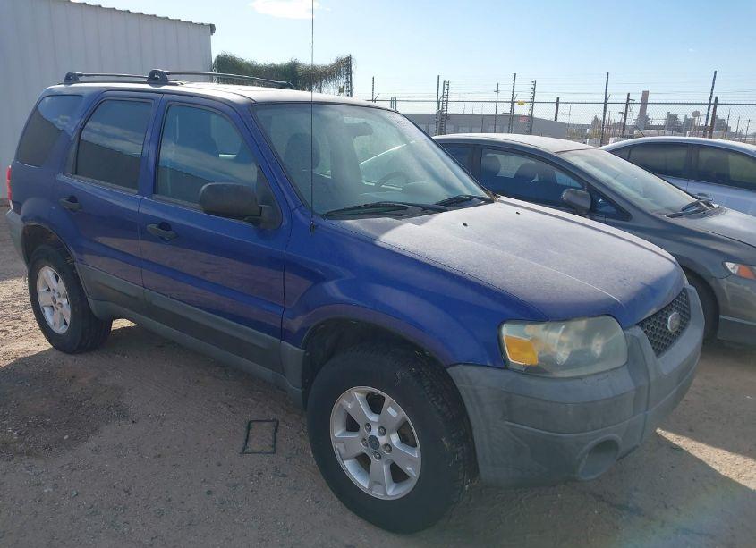 2005 Ford Escape XLT (VIN 1FMCU03165KA90557) main photo