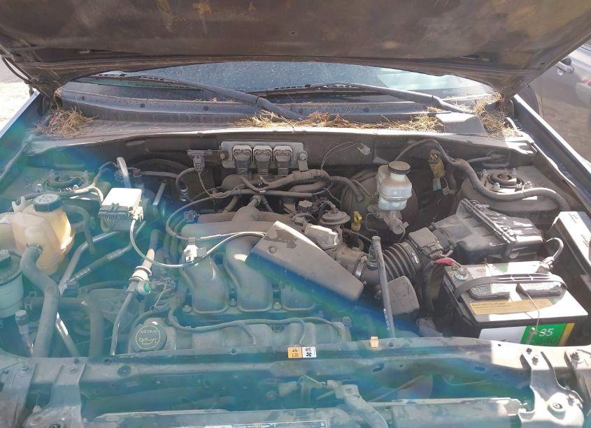 Photo 10 of 2005 Ford Escape XLT (VIN 1FMCU03165KA90557)