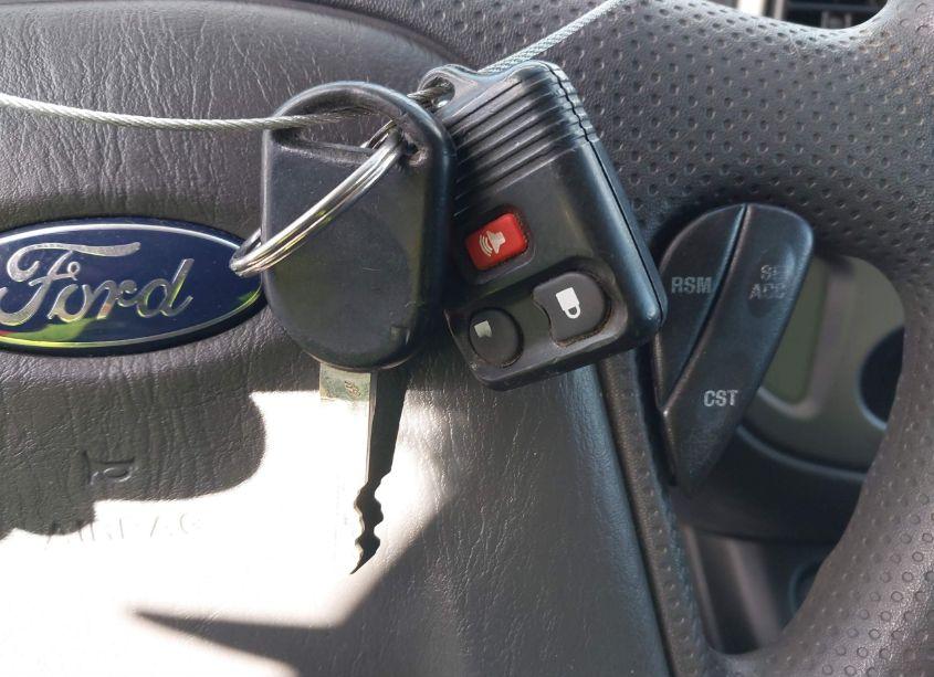 Photo 11 of 2005 Ford Escape XLT (VIN 1FMCU03165KA90557)