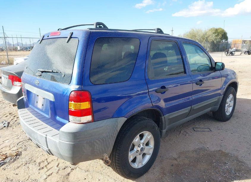 Photo 4 of 2005 Ford Escape XLT (VIN 1FMCU03165KA90557)
