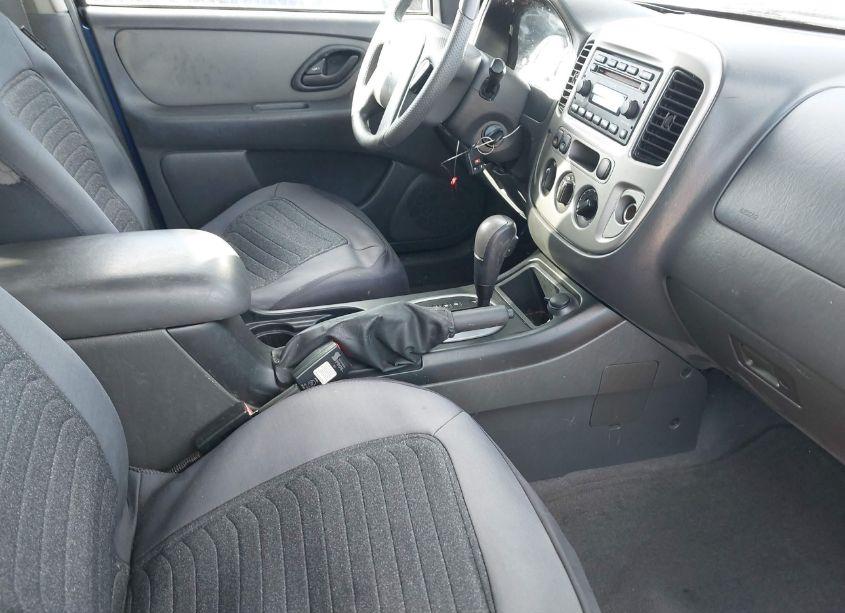 Photo 5 of 2005 Ford Escape XLT (VIN 1FMCU03165KA90557)