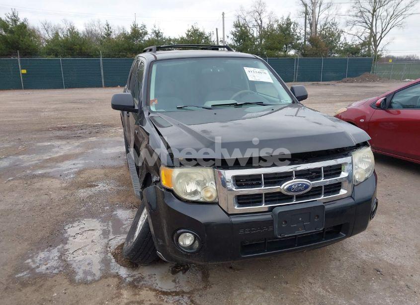 2008 Ford Escape XLT (VIN 1FMCU03168KD14690) main photo