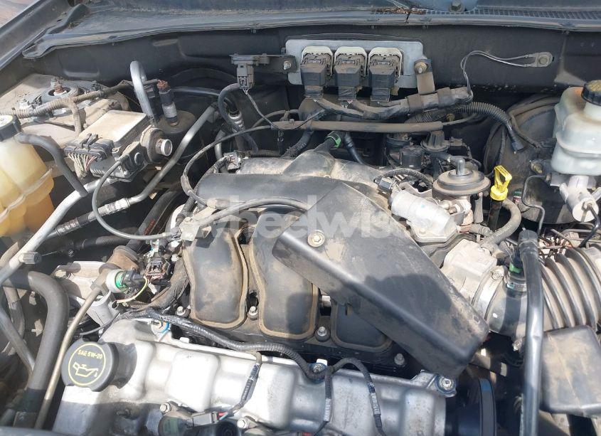 Photo 10 of 2005 Ford Escape XLT (VIN 1FMCU03175KB64245)