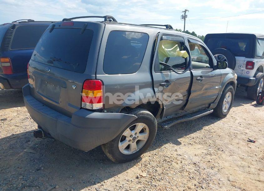 Photo 4 of 2005 Ford Escape XLT (VIN 1FMCU03175KB64245)