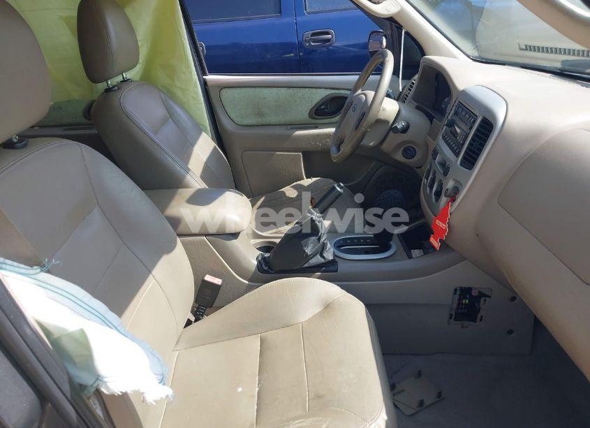 Photo 5 of 2005 Ford Escape XLT (VIN 1FMCU03175KB64245)