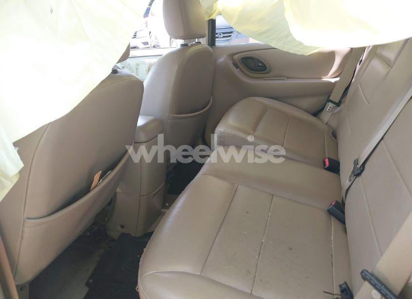 Photo 8 of 2005 Ford Escape XLT (VIN 1FMCU03175KB64245)