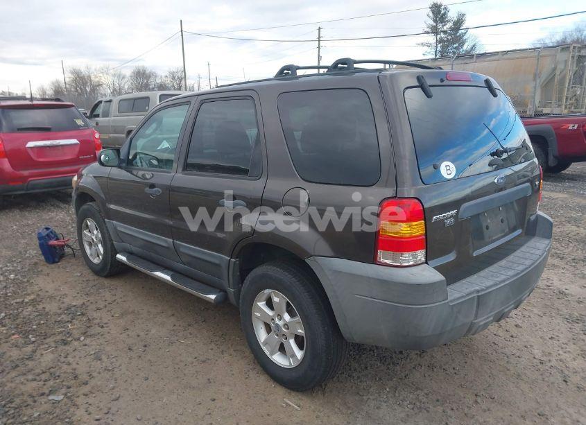 Photo 3 of 2007 Ford Escape XLT/XLT SPORT (VIN 1FMCU03177KB35184)