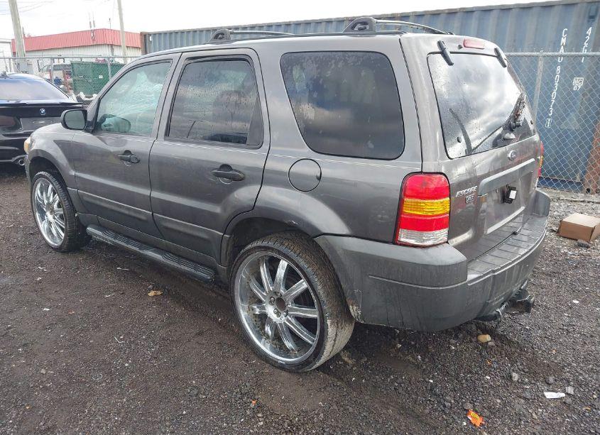 Photo 3 of 2005 Ford Escape XLT (VIN 1FMCU03185KC43424)