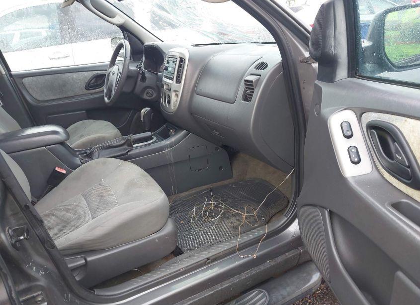 Photo 5 of 2005 Ford Escape XLT (VIN 1FMCU03185KC43424)