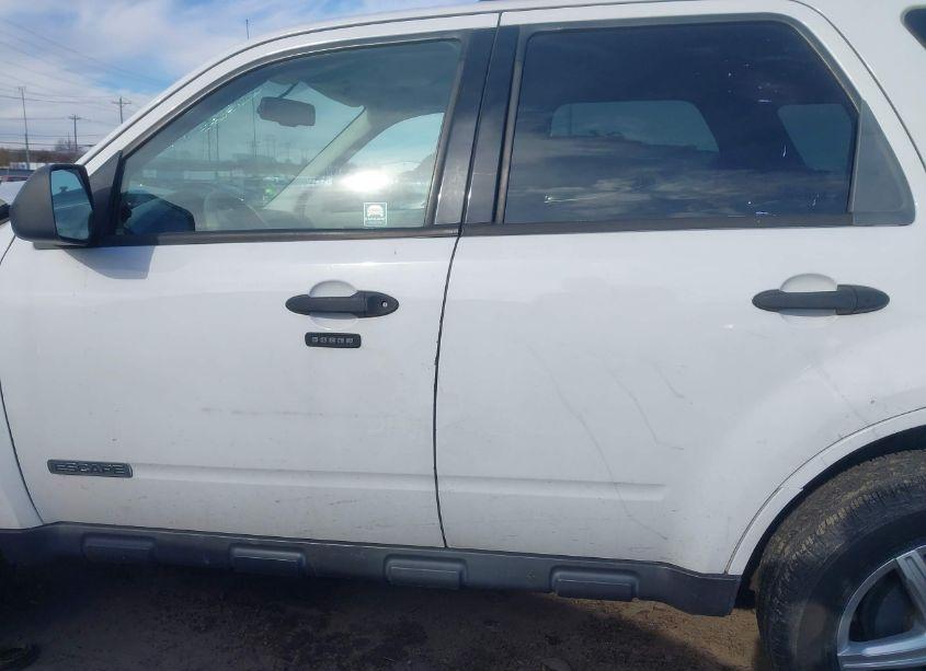 Photo 13 of 2008 Ford Escape XLT (VIN 1FMCU03188KC08354)