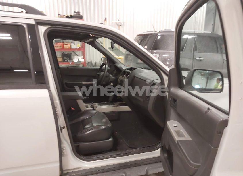 Photo 5 of 2008 Ford Escape XLT (VIN 1FMCU03188KD14903)