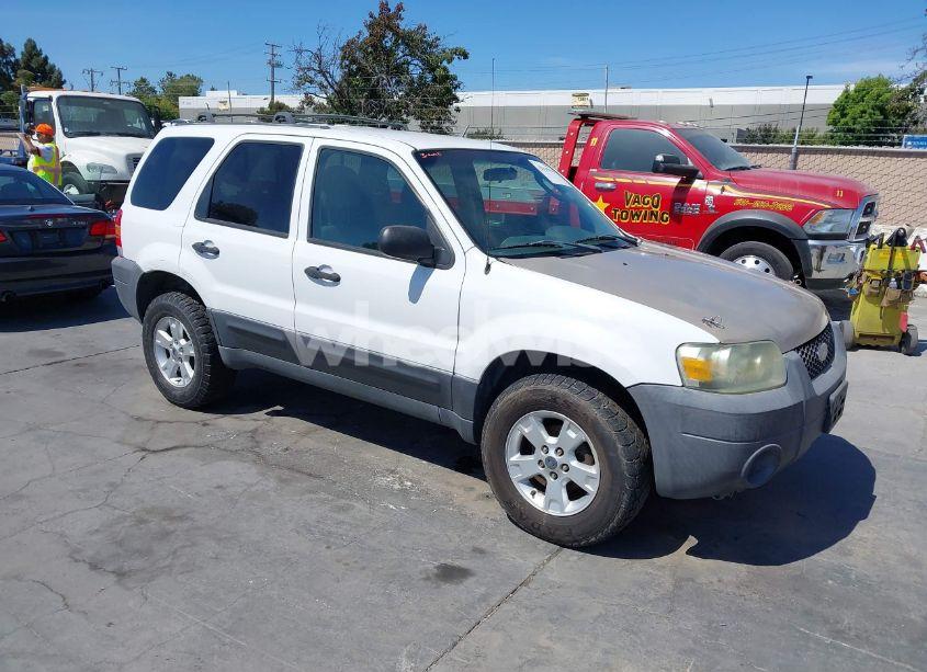 2005 Ford Escape XLT (VIN 1FMCU03195KA67225) main photo