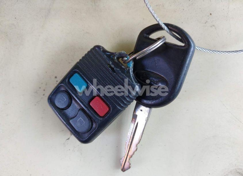 Photo 11 of 2005 Ford Escape XLT (VIN 1FMCU03195KA67225)