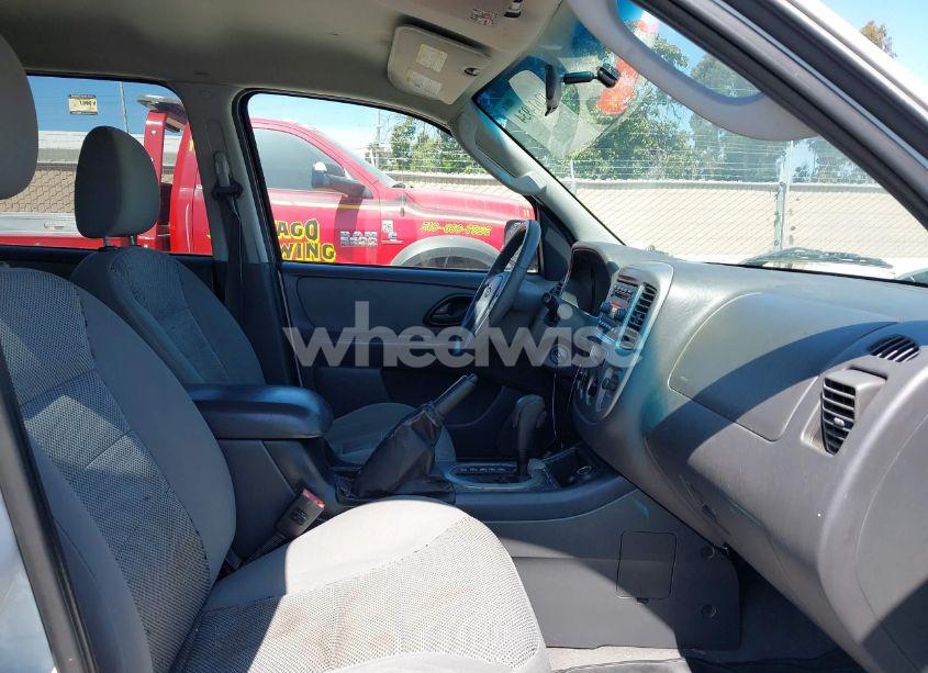 Photo 5 of 2005 Ford Escape XLT (VIN 1FMCU03195KA67225)