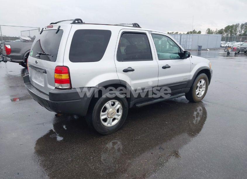 Photo 4 of 2002 Ford Escape XLT (VIN 1FMCU031X2KA05649)