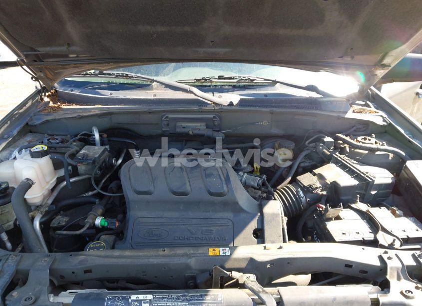 Photo 10 of 2004 Ford Escape XLT (VIN 1FMCU031X4DA18148)