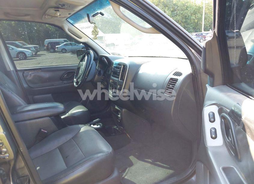 Photo 5 of 2004 Ford Escape XLT (VIN 1FMCU031X4DA18148)