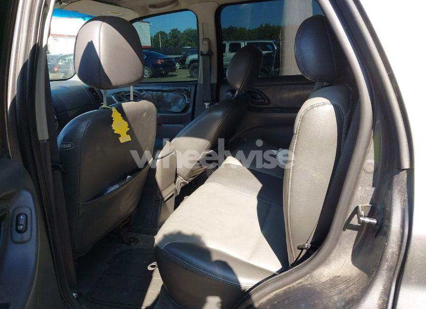 Photo 8 of 2004 Ford Escape XLT (VIN 1FMCU031X4DA18148)