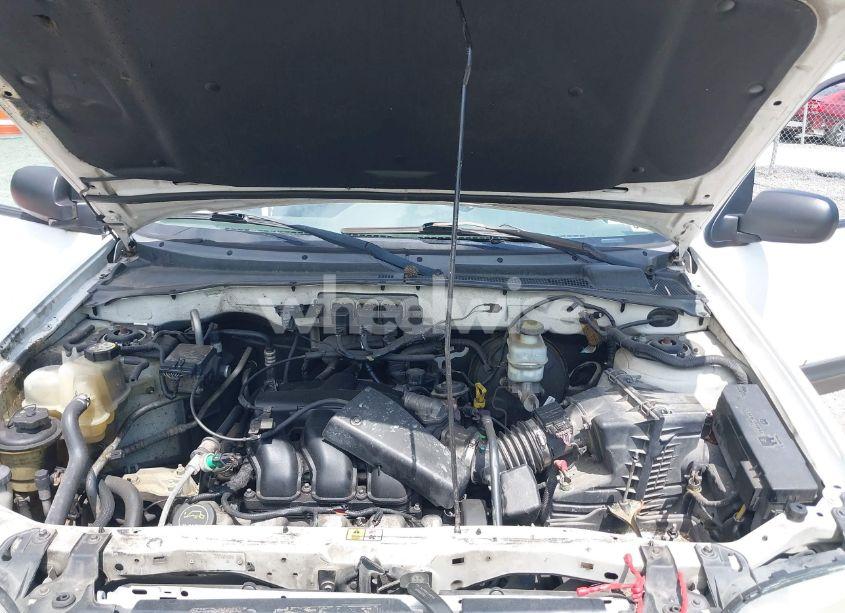 Photo 10 of 2005 Ford Escape XLT (VIN 1FMCU031X5KA63782)