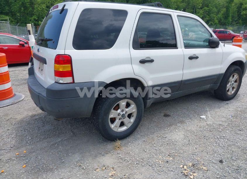 Photo 4 of 2005 Ford Escape XLT (VIN 1FMCU031X5KA63782)