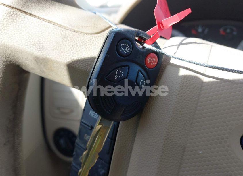 Photo 11 of 2008 Ford Escape XLT (VIN 1FMCU031X8KE48053)