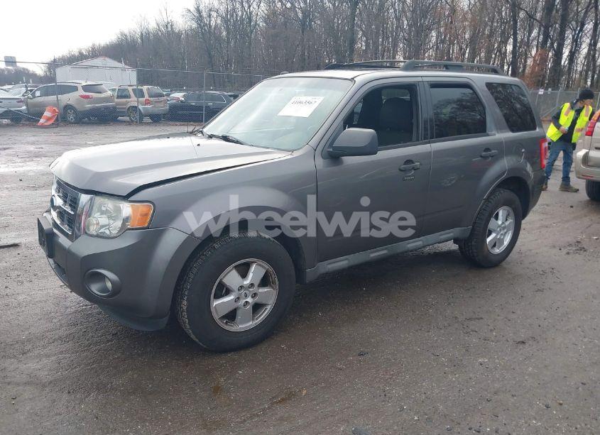 Photo 2 of 2009 Ford Escape XLT (VIN 1FMCU03709KA51747)