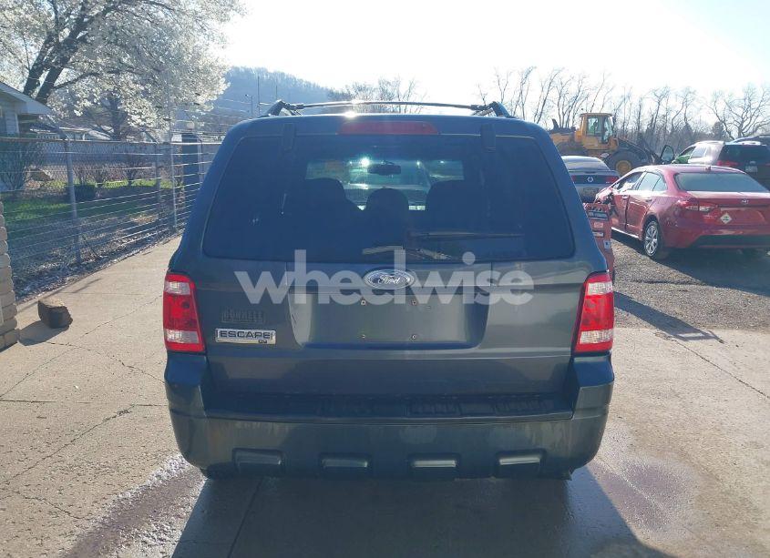 Photo 16 of 2009 Ford Escape XLT (VIN 1FMCU03709KB87490)