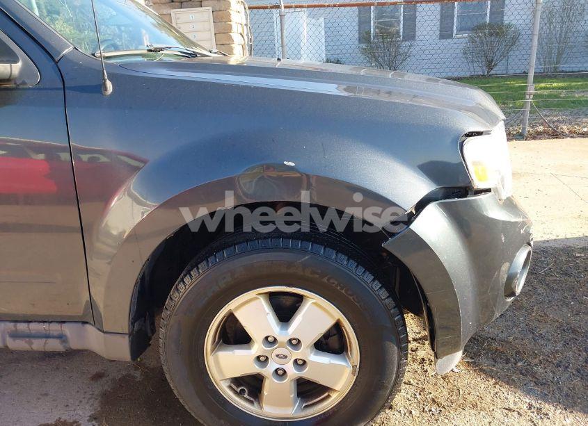 Photo 17 of 2009 Ford Escape XLT (VIN 1FMCU03709KB87490)