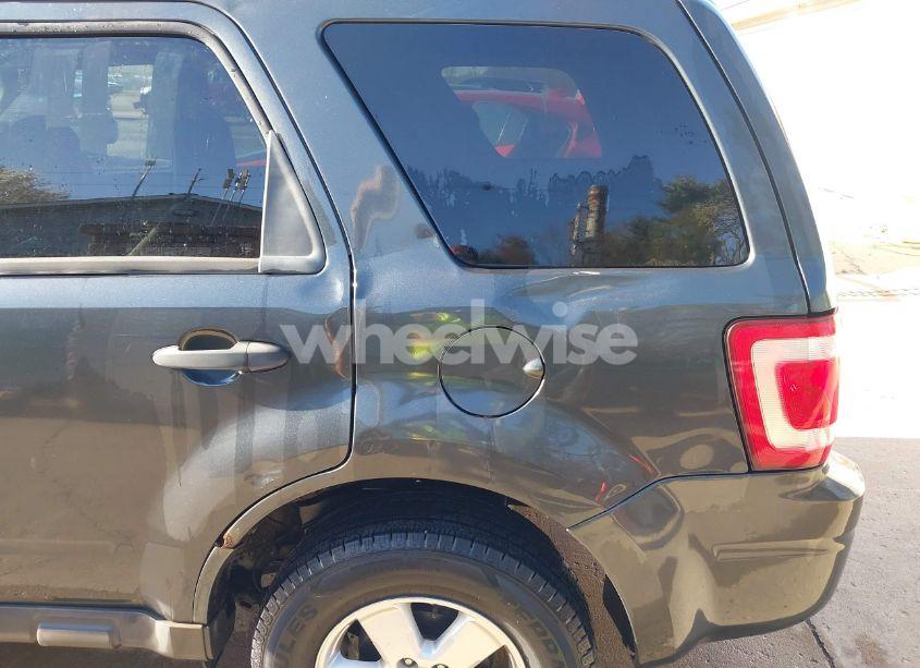 Photo 18 of 2009 Ford Escape XLT (VIN 1FMCU03709KB87490)