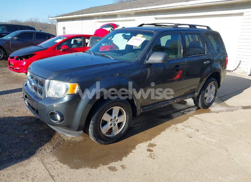 Photo 2 of 2009 Ford Escape XLT (VIN 1FMCU03709KB87490)