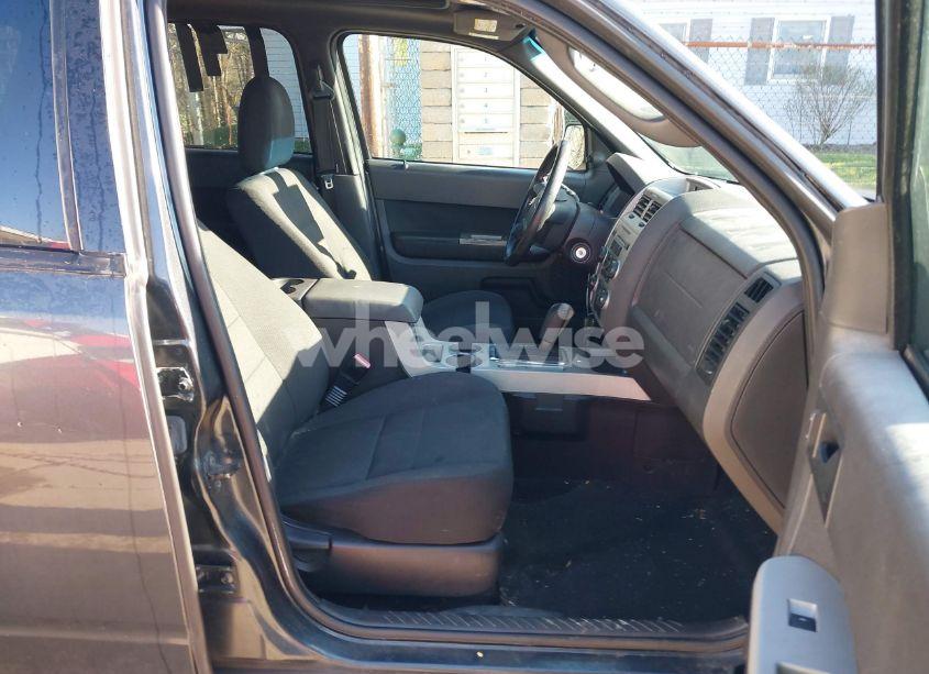 Photo 5 of 2009 Ford Escape XLT (VIN 1FMCU03709KB87490)