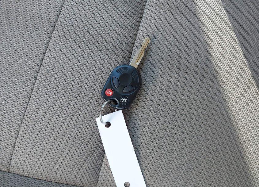 Photo 11 of 2009 Ford Escape XLT (VIN 1FMCU03709KC68098)