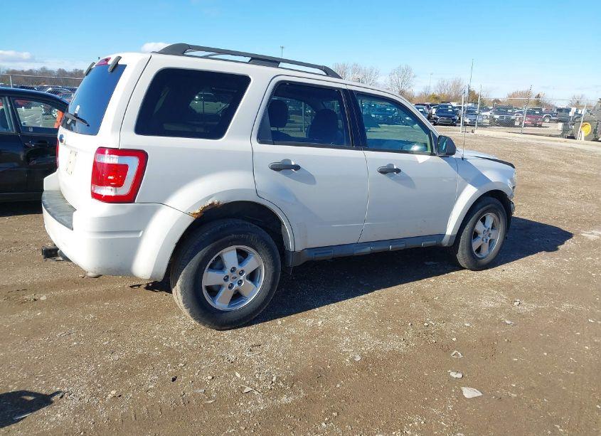 Photo 4 of 2009 Ford Escape XLT (VIN 1FMCU03709KC68098)