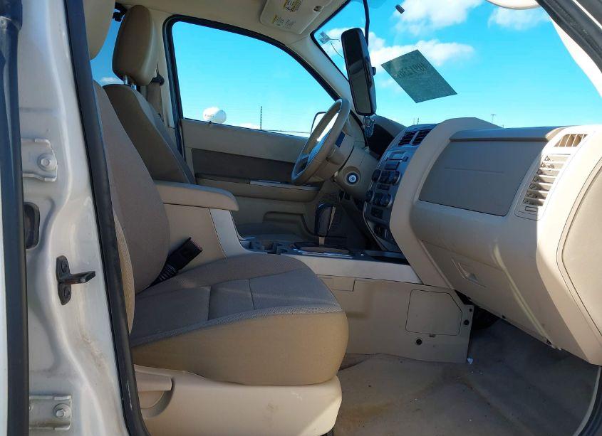 Photo 5 of 2009 Ford Escape XLT (VIN 1FMCU03709KC68098)