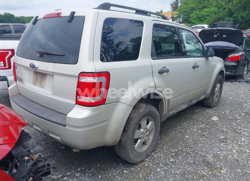 Photo 4 of 2009 Ford Escape XLT (VIN 1FMCU03709KC81773)