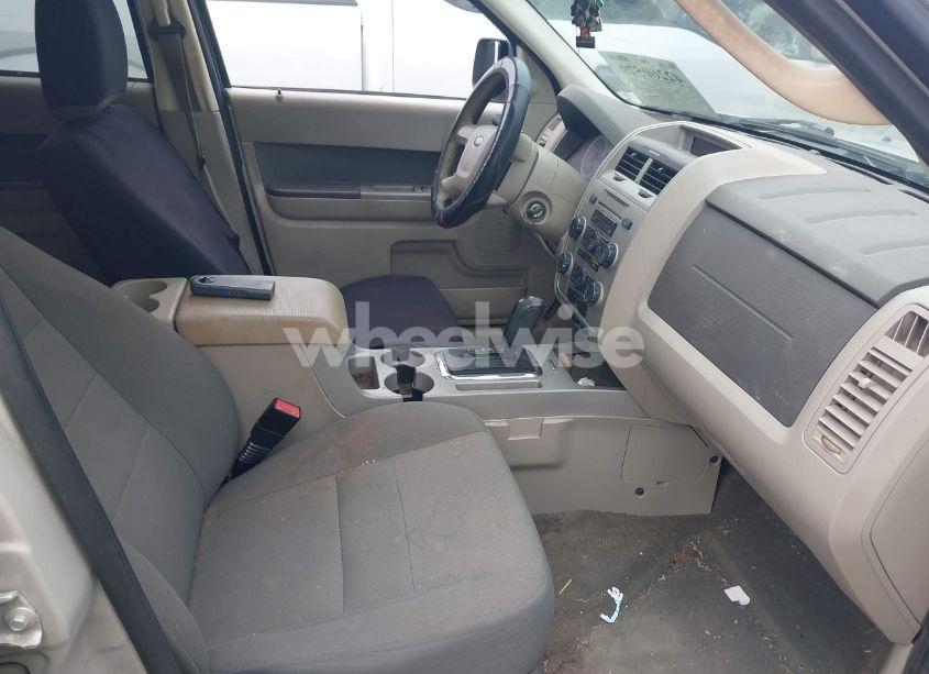 Photo 5 of 2009 Ford Escape XLT (VIN 1FMCU03709KC81773)