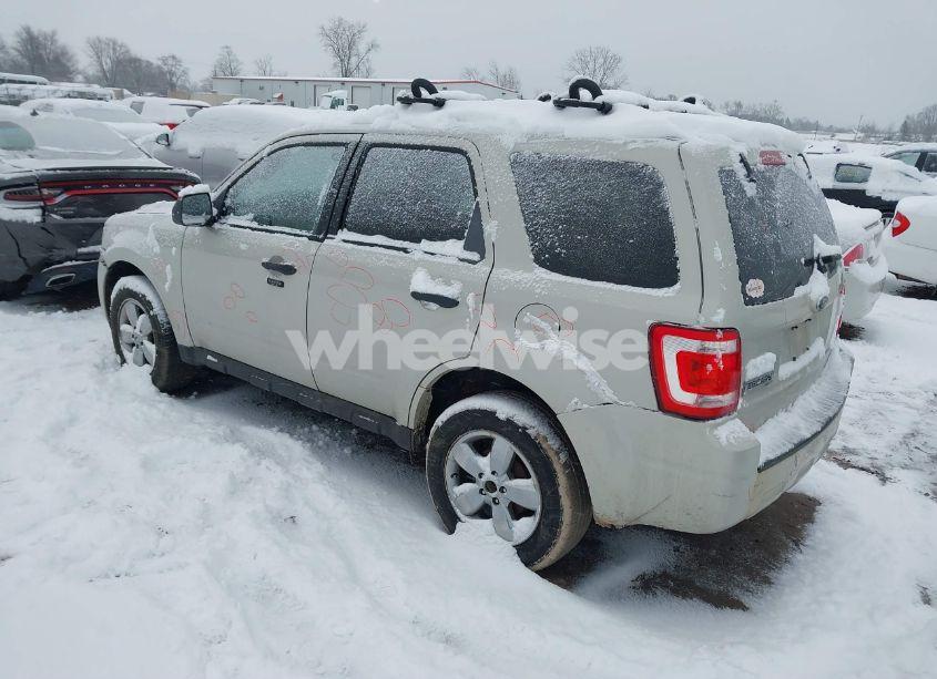 Photo 3 of 2009 Ford Escape XLT (VIN 1FMCU03729KA50521)