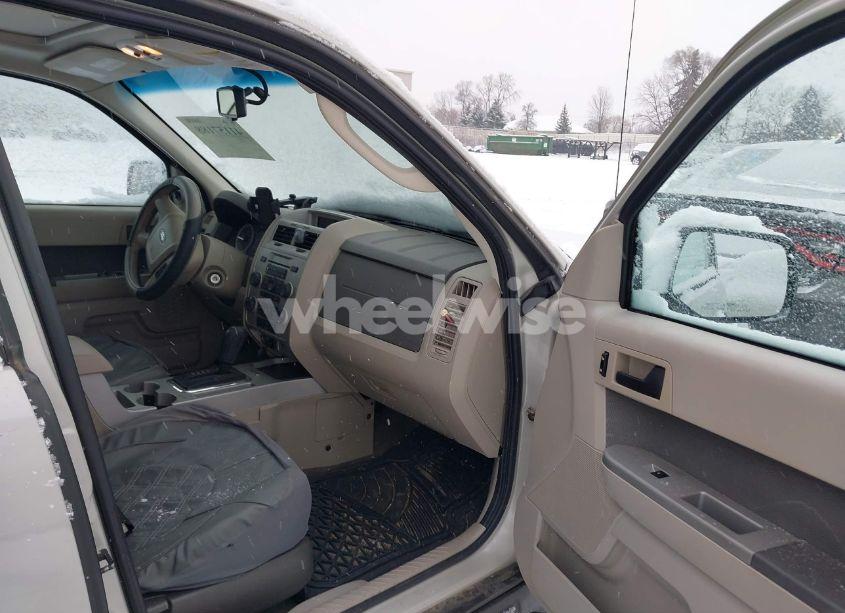 Photo 5 of 2009 Ford Escape XLT (VIN 1FMCU03729KA50521)