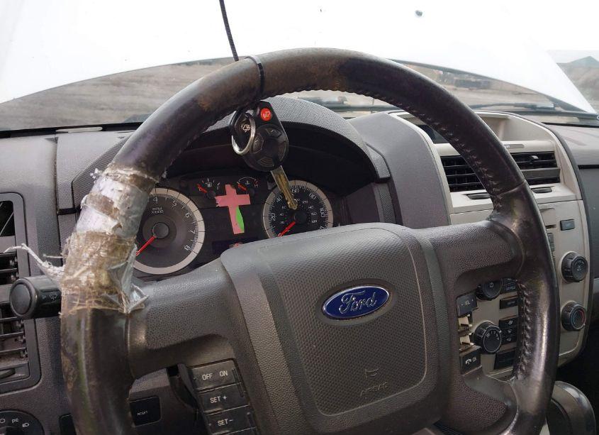 Photo 11 of 2009 Ford Escape XLT (VIN 1FMCU03729KB28604)