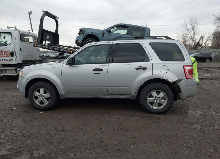 Photo 14 of 2009 Ford Escape XLT (VIN 1FMCU03729KB28604)