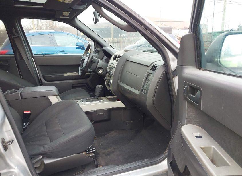 Photo 5 of 2009 Ford Escape XLT (VIN 1FMCU03729KB28604)