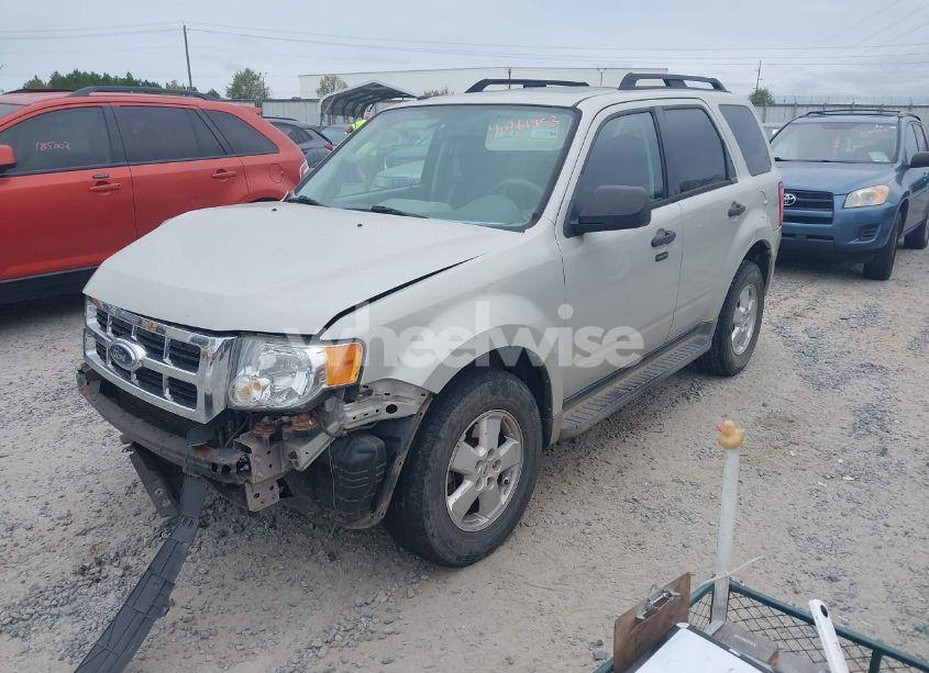 Photo 2 of 2009 Ford Escape XLT (VIN 1FMCU03729KB94912)