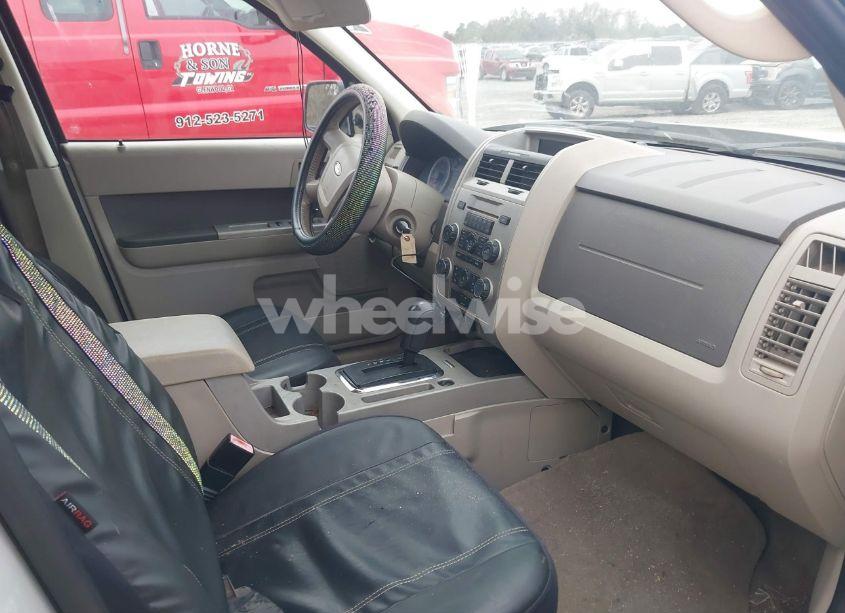 Photo 5 of 2009 Ford Escape XLT (VIN 1FMCU03729KB94912)