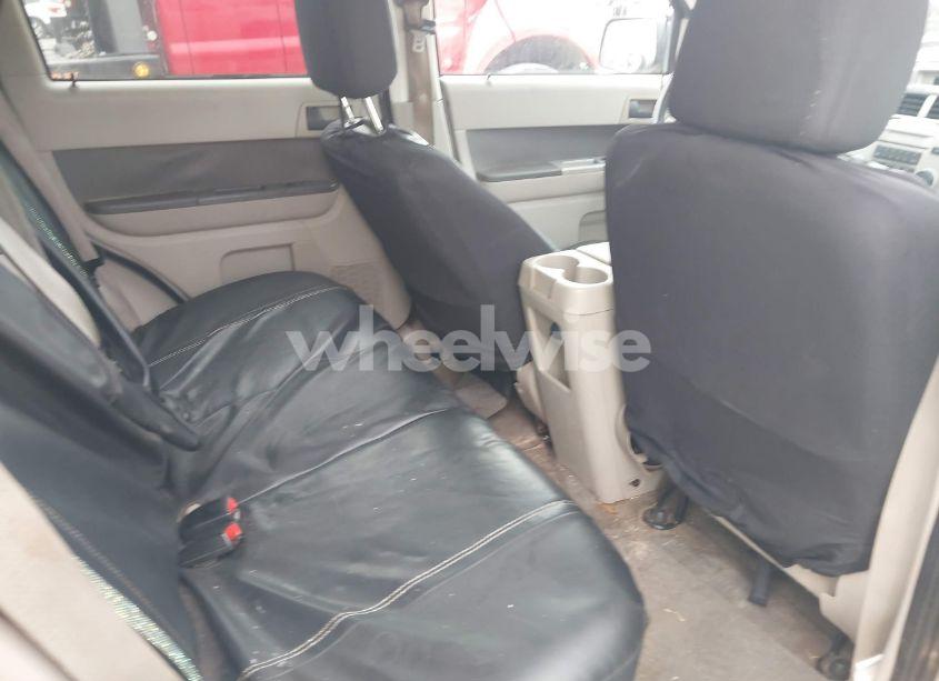 Photo 8 of 2009 Ford Escape XLT (VIN 1FMCU03729KB94912)