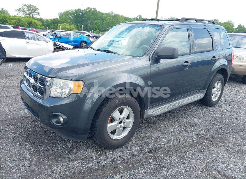 Photo 2 of 2009 Ford Escape XLT (VIN 1FMCU03739KC34270)